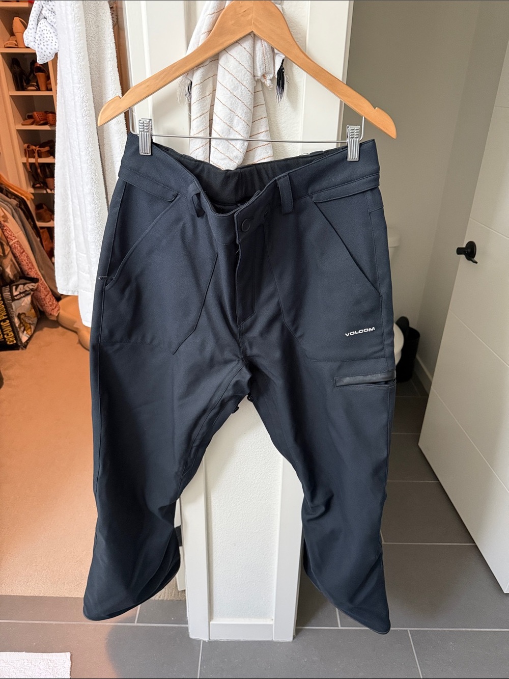 Volcom Men's Black Cargo Snow Pants